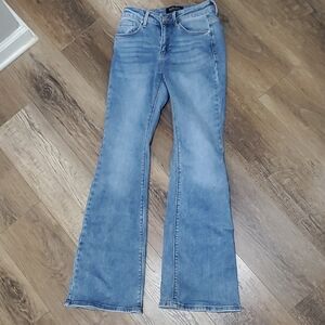 Womens Dorian Risen Jeans. Size 26. Medium Wash